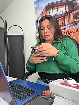 Snapshot of LIZ-06_ chatting on February 10, 12:53 pm LIZ-06 online show from February 10, 12:53 pm