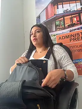 Snapshot of LIZ-06_ chatting on February 17, 1:29 pm LIZ-06 online show from February 17, 1:29 pm