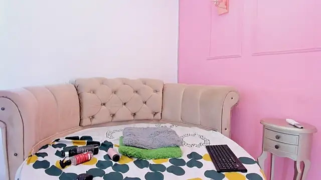 briannaduque online show from January 7, 6:24 pm