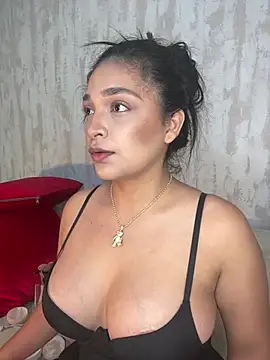 Snapshot of AdeleGray chatting on February 26, 11:04 pm AdeleGray online show from February 26, 11:04 pm