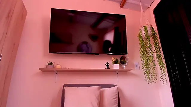 sofiaVelez01 online show from April 28, 4:23 pm