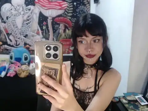 Snapshot of hachi_kitty chatting on April 11, 1:10 am hachi kitty online show from April 11, 1:10 am