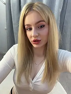Snapshot of CaseyCumFace chatting on May 15, 9:22 pm CaseyCumFace online show from May 15, 9:22 pm