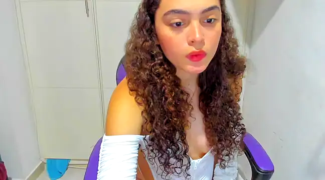 Lily anal squirt  online show from December 11, 8:18 pm