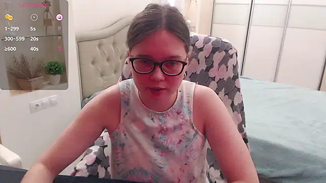 Snapshot of Cutie_Emily chatting on October 26, 3:07 pm Cutie Emily online show from October 26, 3:07 pm