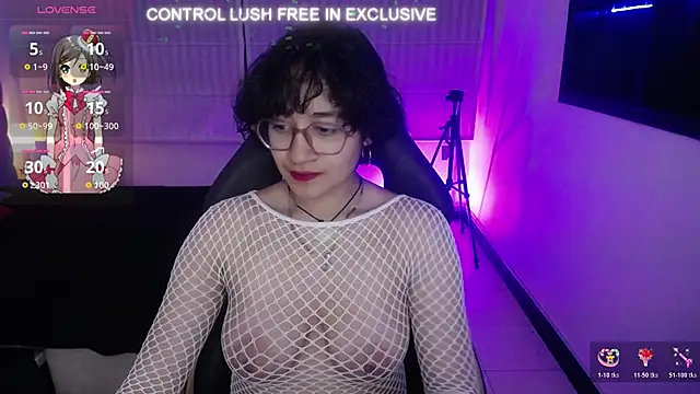 Lili Gomez  online show from November 28, 1:47 pm