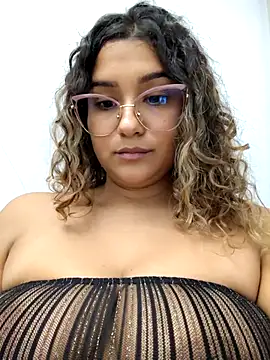 Snapshot of BrendaGirs chatting on February 18, 2:29 am BrendaGirs online show from February 18, 2:29 am