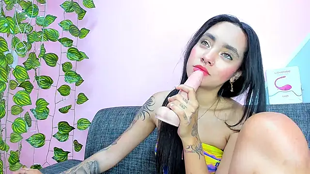 Snapshot of dakota-bright01 chatting on February 21, 4:59 pm dakota-bright01 online show from February 21, 4:59 pm