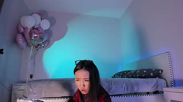 Snapshot of Mishel_Blessing chatting on February 20, 2:29 am Mishel Blessing online show from February 20, 2:29 am