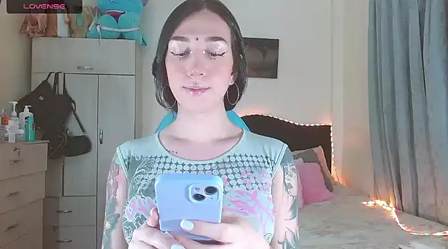 karla zambrano online show from March 19, 4:02 pm