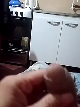 Snapshot of Pirata090586 chatting on December 1, 6:40 am Pirata090586 online show from December 1, 6:40 am