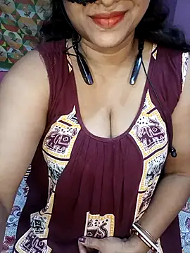 Sexy Mona Bhabhi online show from December 15, 6:23 pm