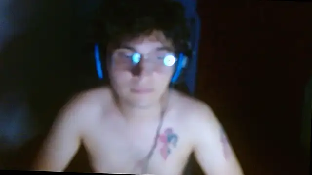 Snapshot of Charley_quin chatting on May 9, 1:22 am Charley quin online show from May 9, 1:22 am