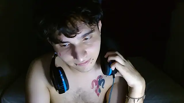 Snapshot of Charley_quin chatting on July 14, 11:32 pm Charley quin online show from July 14, 11:32 pm