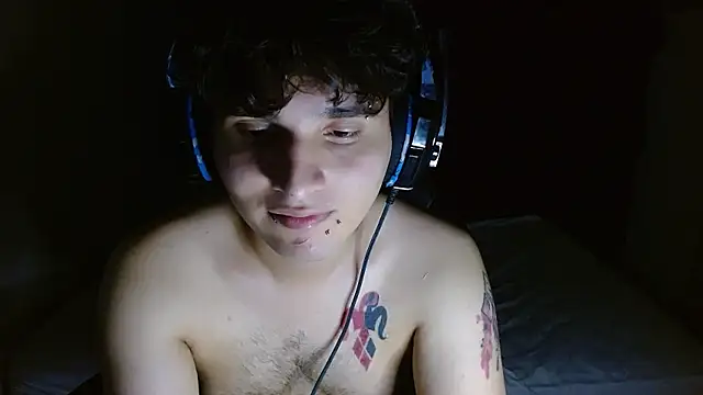 Snapshot of Charley_quin chatting on July 16, 11:11 pm Charley quin online show from July 16, 11:11 pm