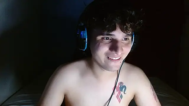 Snapshot of Charley_quin chatting on July 25, 11:24 pm Charley quin online show from July 25, 11:24 pm
