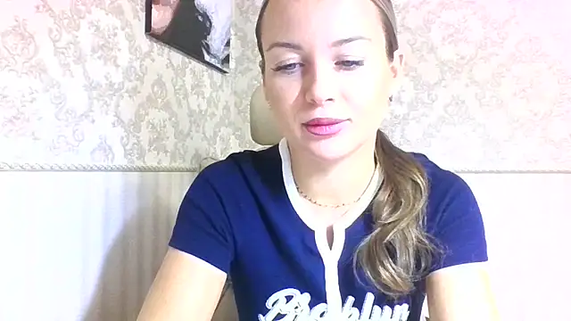 Snapshot of jennifer838 chatting on October 5, 1:42 pm jennifer838 online show from October 5, 1:42 pm