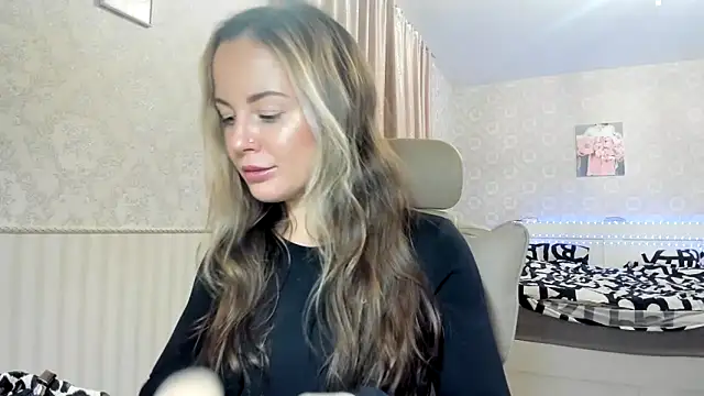 Snapshot of jennifer838 chatting on February 18, 3:41 pm jennifer838 online show from February 18, 3:41 pm