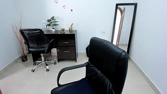 Adele Sweett online show from February 17, 2:48 pm