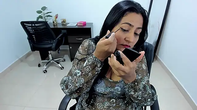 Adele Sweett online show from February 20, 12:15 pm