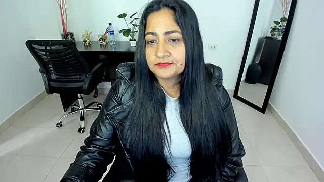 Adele Sweett online show from February 26, 1:52 pm