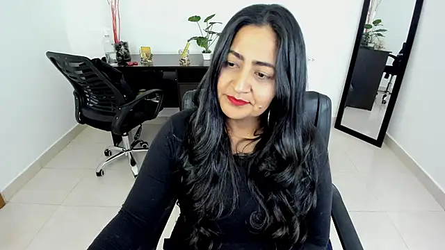 Adele Sweett online show from March 4, 4:30 pm