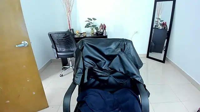 Adele Sweett online show from March 11, 1:23 pm