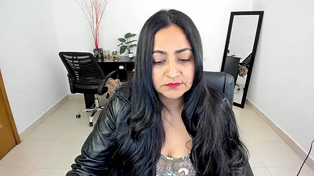 Adele Sweett online show from March 21, 1:45 pm