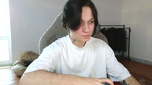Snapshot of esajukyy chatting on July 1, 11:56 am esajukyy online show from July 1, 11:56 am
