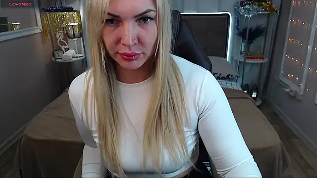 Snapshot of lissa_voxx chatting on January 14, 6:13 am lissa voxx online show from January 14, 6:13 am
