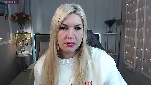 Snapshot of lissa_voxx chatting on February 8, 6:43 am lissa voxx online show from February 8, 6:43 am
