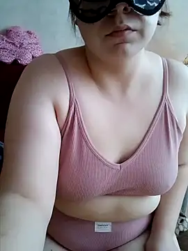 Snapshot of Miranda_Nancy chatting on January 2, 11:09 am Miranda Nancy online show from January 2, 11:09 am