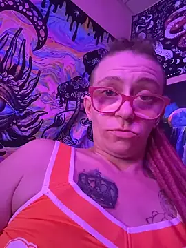 Snapshot of Stonermama666420 chatting on February 14, 4:31 am Stonermama666420 online show from February 14, 4:31 am