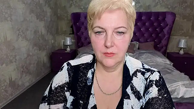 Snapshot of Sandra_Snow chatting on December 18, 2:38 pm Sandra Snow online show from December 18, 2:38 pm