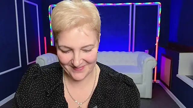 Snapshot of Sandra_Snow chatting on December 27, 6:31 pm Sandra Snow online show from December 27, 6:31 pm