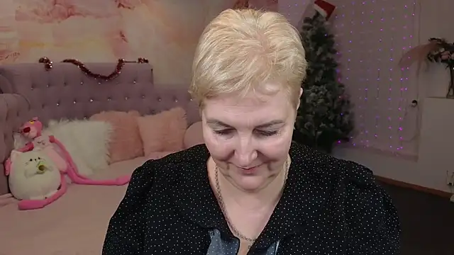 Snapshot of Sandra_Snow chatting on December 30, 6:16 pm Sandra Snow online show from December 30, 6:16 pm