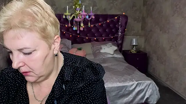 Snapshot of Sandra_Snow chatting on January 7, 2:30 pm Sandra Snow online show from January 7, 2:30 pm