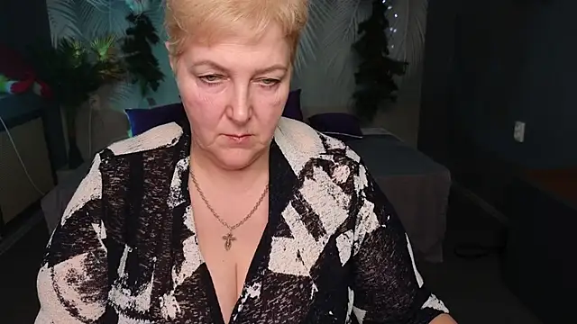 Snapshot of Sandra_Snow chatting on January 8, 5:15 pm Sandra Snow online show from January 8, 5:15 pm