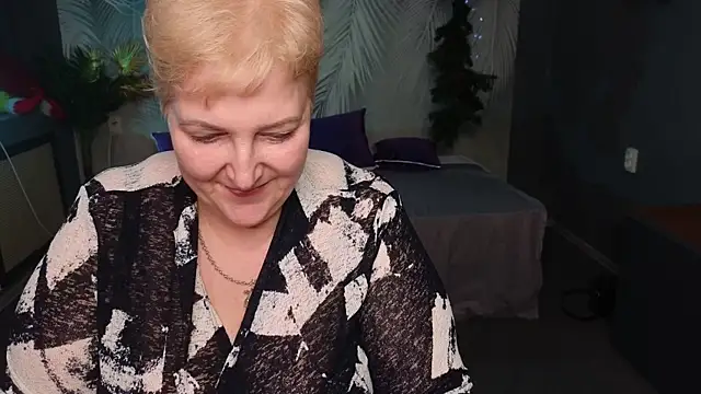 Snapshot of Sandra_Snow chatting on January 8, 8:18 pm Sandra Snow online show from January 8, 8:18 pm