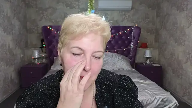 Snapshot of Sandra_Snow chatting on January 17, 12:20 am Sandra Snow online show from January 17, 12:20 am