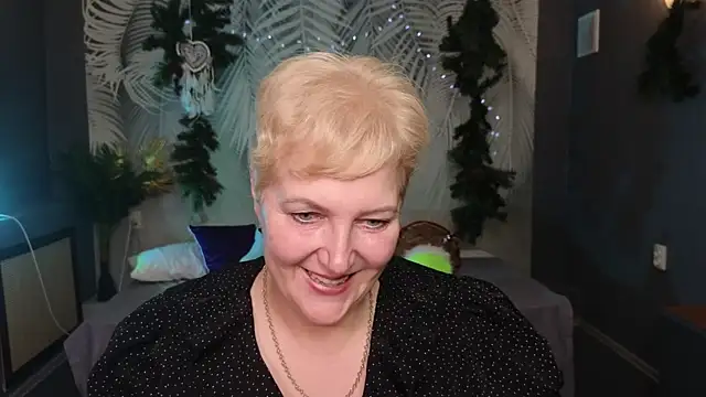 Snapshot of Sandra_Snow chatting on January 18, 2:23 pm Sandra Snow online show from January 18, 2:23 pm