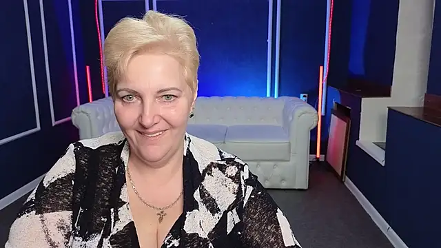 Snapshot of Sandra_Snow chatting on January 27, 8:28 pm Sandra Snow online show from January 27, 8:28 pm