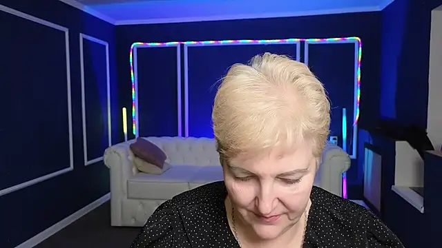 Snapshot of Sandra_Snow chatting on February 6, 8:34 pm Sandra Snow online show from February 6, 8:34 pm