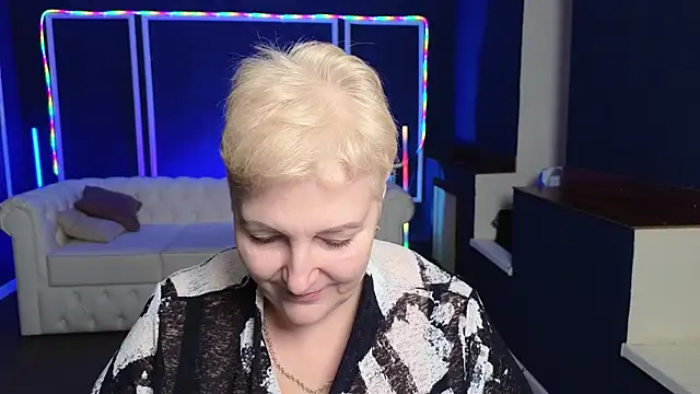 Snapshot of Sandra_Snow chatting on February 8, 5:50 pm Sandra Snow online show from February 8, 5:50 pm