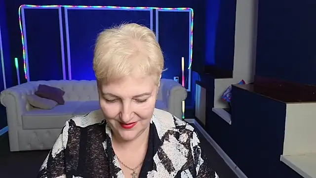Snapshot of Sandra_Snow chatting on February 8, 8:53 pm Sandra Snow online show from February 8, 8:53 pm