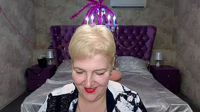 Snapshot of Sandra_Snow chatting on February 14, 5:57 pm Sandra Snow online show from February 14, 5:57 pm