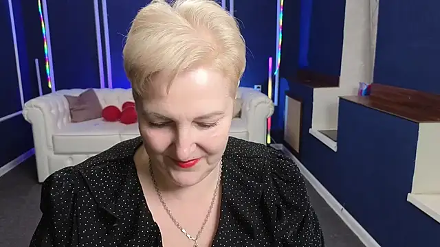 Snapshot of Sandra_Snow chatting on February 18, 3:21 pm Sandra Snow online show from February 18, 3:21 pm