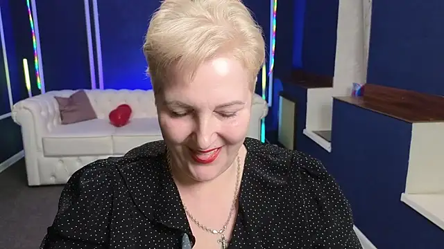 Snapshot of Sandra_Snow chatting on February 18, 9:31 pm Sandra Snow online show from February 18, 9:31 pm