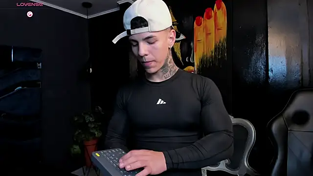 Snapshot of Flynn_Riider chatting on September 24, 11:24 am Flynn Riider online show from September 24, 11:24 am