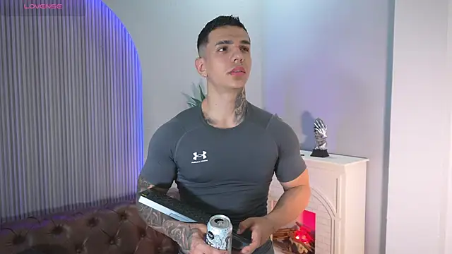 Flynn Riider online show from June 24, 7:02 pm